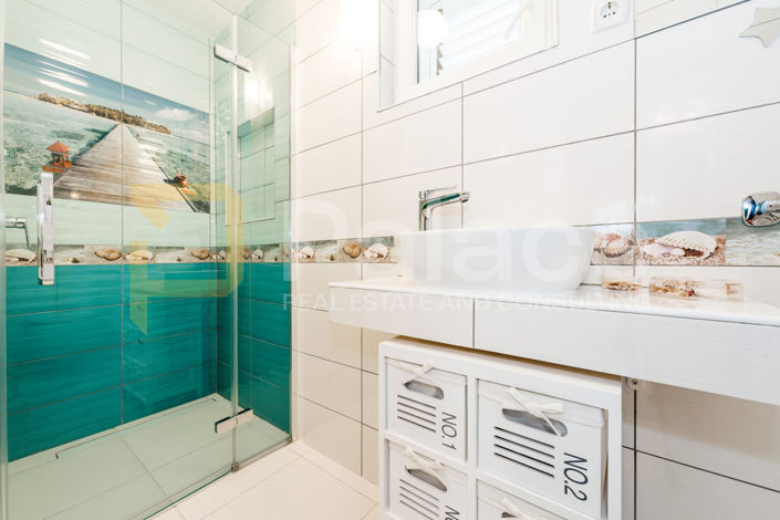Image No.3-4 Bed House for sale
