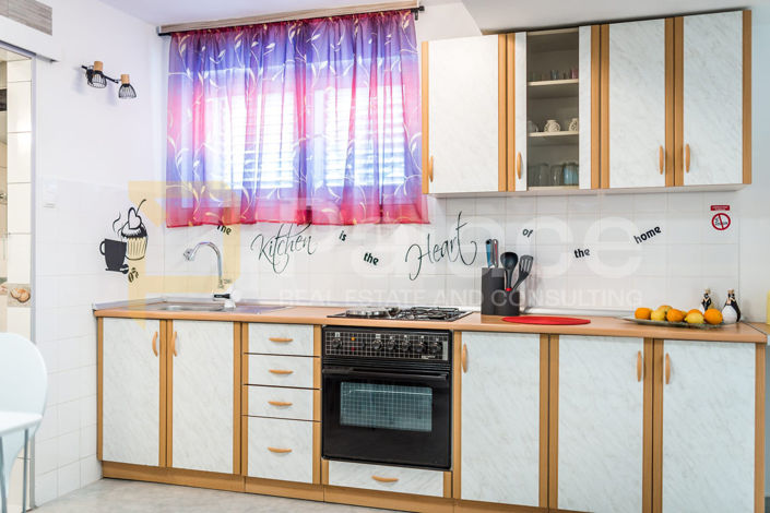 Image No.8-4 Bed House for sale