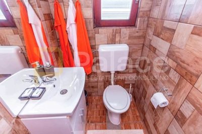 krizisce-uhodan-turisticki-najam-kamena-kuca-170-m-s-bazenom_14