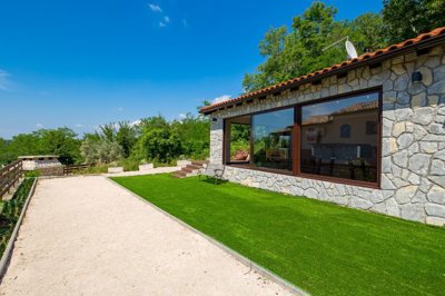 predivna-kamena-vila-s-bazenom-u-srcu-istre-300m2-700m2_12