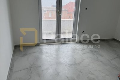 stanici-omis-obnovljena-kuca-s-pogledom-na-more-200-m-od_12