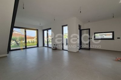 moderna-dvojna-vila-sa-bazenom-u-mirnom-dijelu-medulina_10