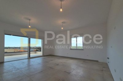 luksuzni-penthouse-s-pogledom-na-more-i-garazom-u-pomeru_2
