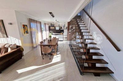 ekskluzivna-vila-s-wellnessom-i-infinity-bazenom-kraj_13