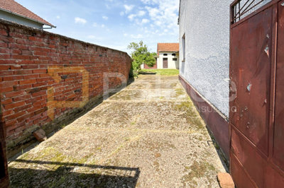 obiteljska-kuca-s-velikim-dvoristem-i-oranicom_2