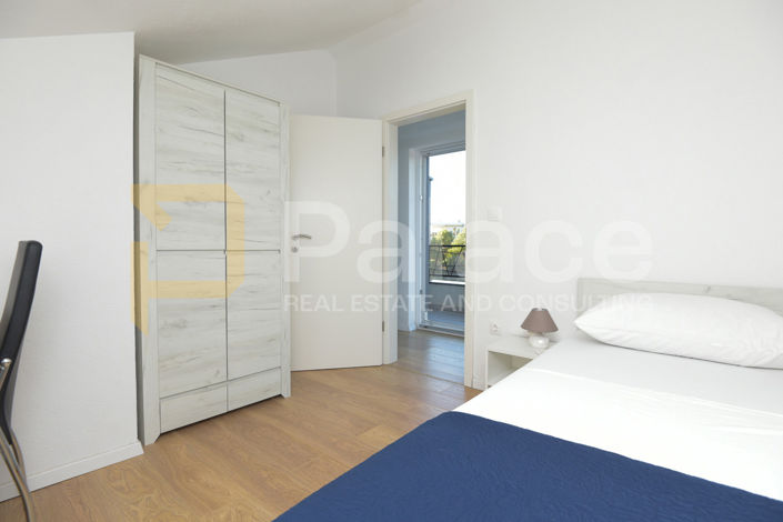 Image No.13-4 Bed House for sale
