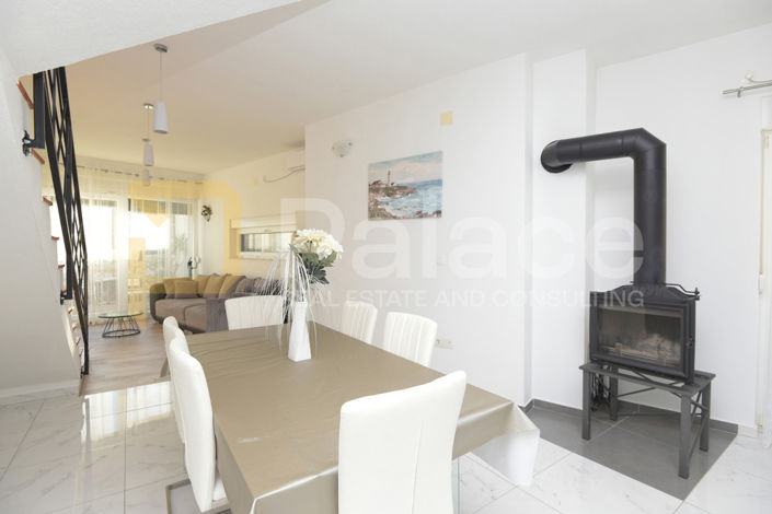 Image No.24-4 Bed House for sale