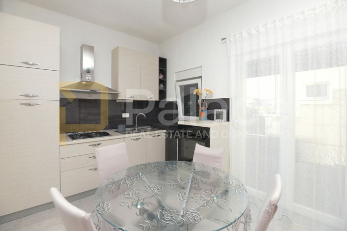 Image No.3-4 Bed House for sale