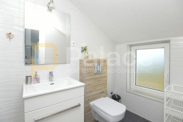 Image No.7-4 Bed House for sale