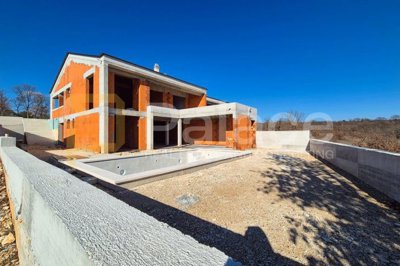moderna-dvojna-vila-s-bazenom-u-mirnom-dijelu-kod-vodnjana_11