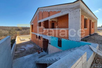 ekskluzivna-vila-s-bazenom-terasama-i-podnim-grijanjem_12