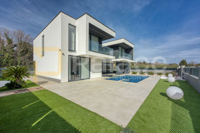 premium-vila-blizu-mora-s-vrhunskom-opremompametnim_3
