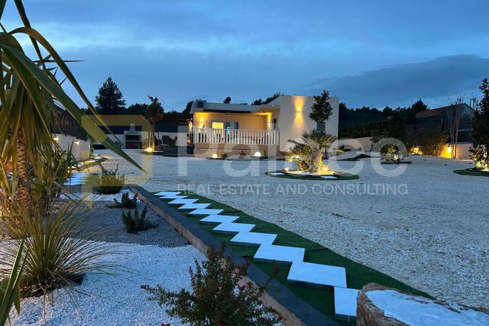 Image No.20-3 Bed Villa for sale