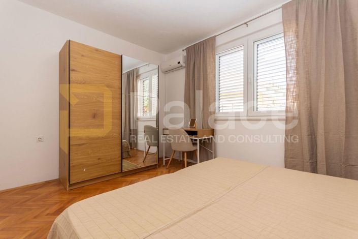 Image No.13-6 Bed House for sale