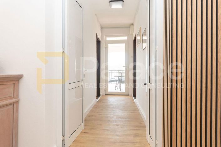 Image No.19-6 Bed House for sale