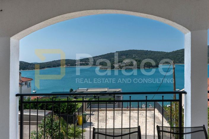 Image No.20-6 Bed House for sale