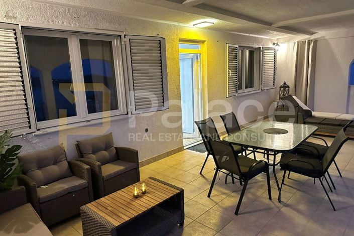 Image No.22-6 Bed House for sale