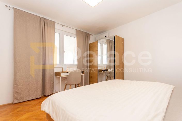 Image No.23-6 Bed House for sale