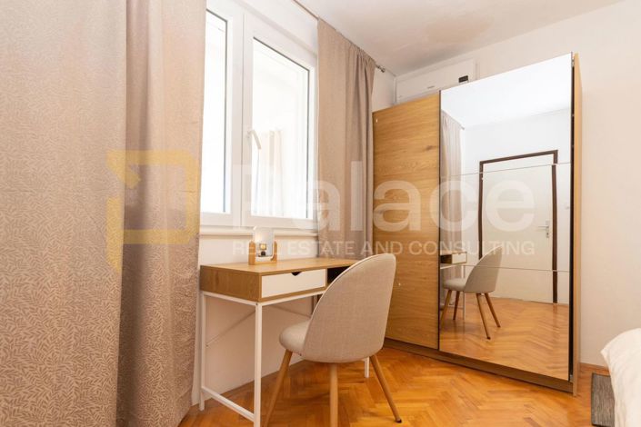 Image No.24-6 Bed House for sale