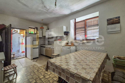 kuca-za-renovaciju-siroke-primosten-80-m2_10