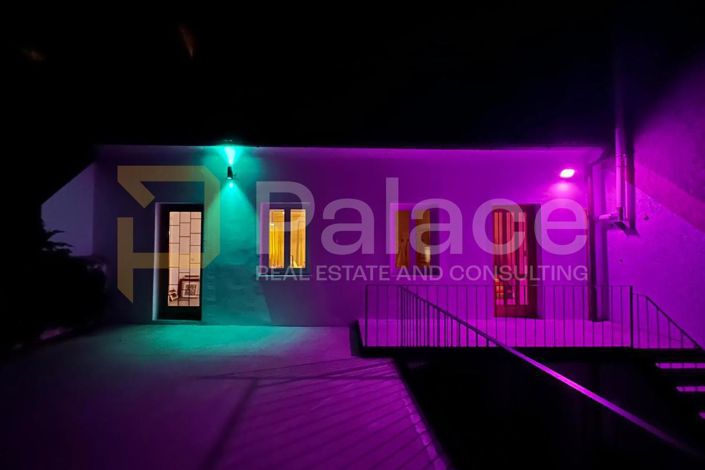 Image No.17-2 Bed Townhouse for sale