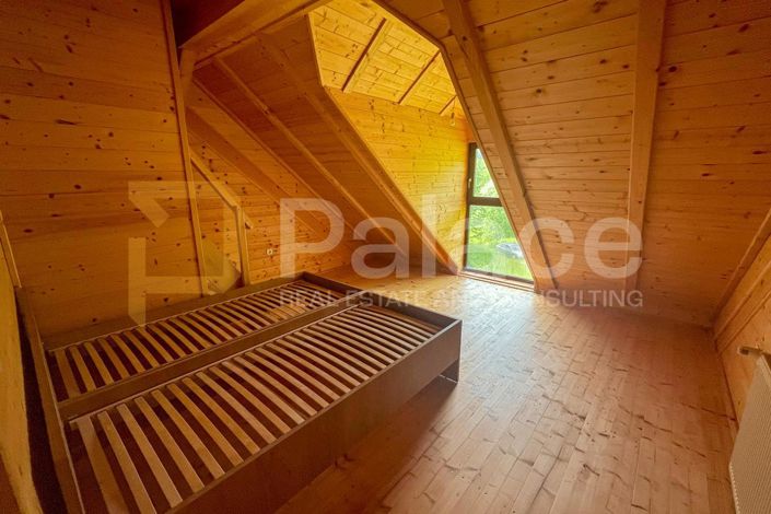 Image No.11-8 Bed House for sale