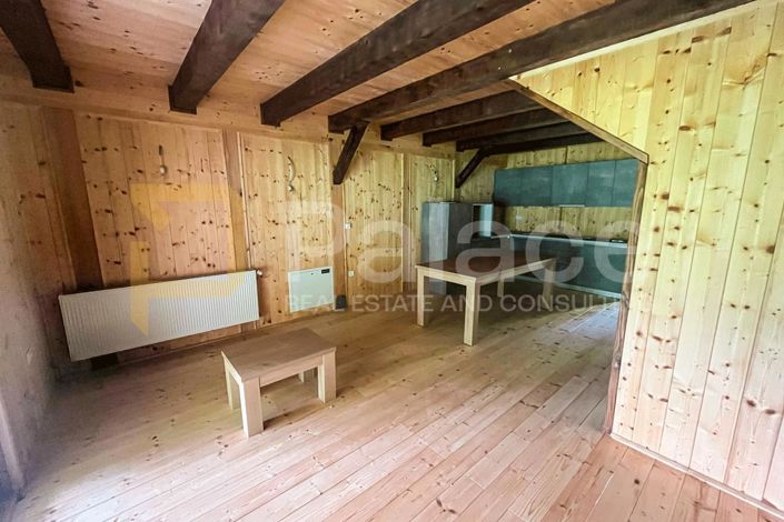 Image No.18-8 Bed House for sale