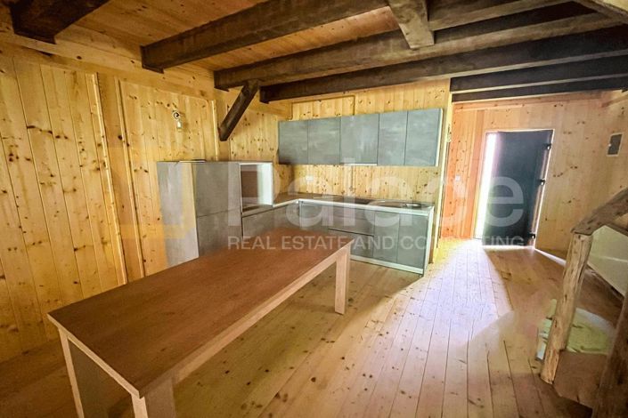 Image No.19-8 Bed House for sale