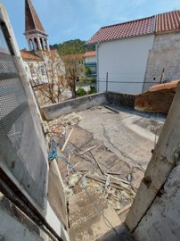 prava-prilika-za-investiciju-kuca-prvi-red-do-mora-trogir_10