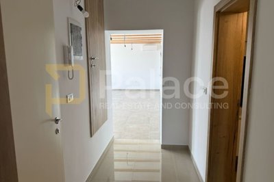 luksuzni-penthouse-od-133-m-s-bazenom-terasom-i-pogledom-na_8