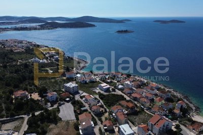 formirano-zemljiste-sa-panoramskim-pogledom-na-more-u_3