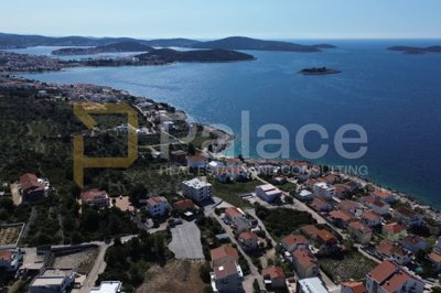 formirano-zemljiste-sa-panoramskim-pogledom-na-more-u_4
