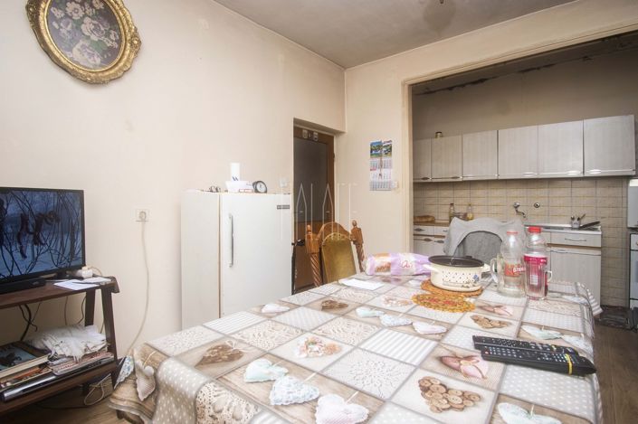 Image No.15-8 Bed House for sale
