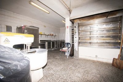 kuca-s-5-poslovnih-prostora-i-3-stana-bilice-kod-sibenika_4