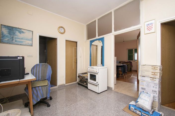 Image No.7-8 Bed House for sale