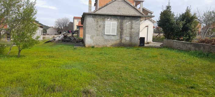 Image No.12-2 Bed House for sale