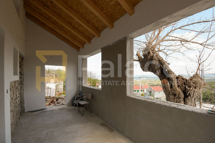 Image No.12-2 Bed House for sale