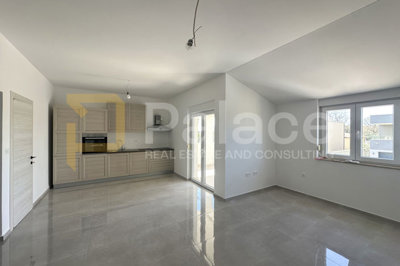 kuca-s-2-stana-i-studio-apartmanom-odlicna-prilika-sisan_3