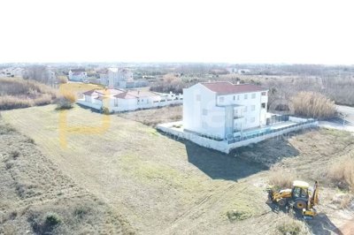 gradjevinsko-zemljiste-privlaka-500-m-od-mora_2