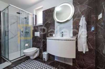 pridraga-dva-apartmana-u-prizemlju-50-m-od-mora_12