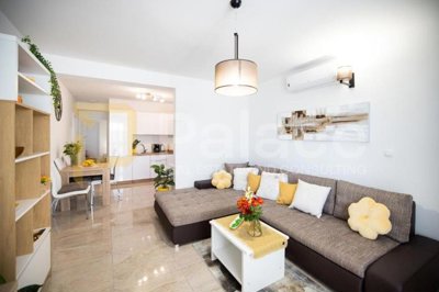 pridraga-dva-stana-50-metara-od-mora_2