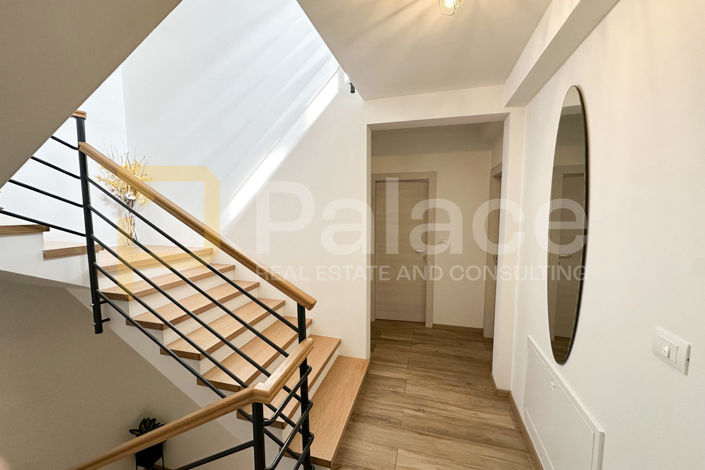 Image No.16-8 Bed Apartment for sale