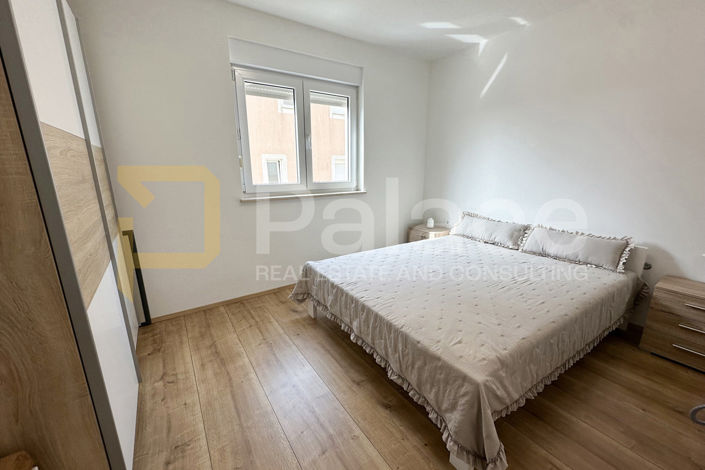 Image No.17-8 Bed Apartment for sale