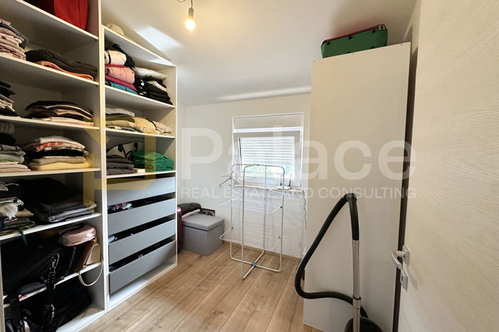 Image No.18-8 Bed Apartment for sale