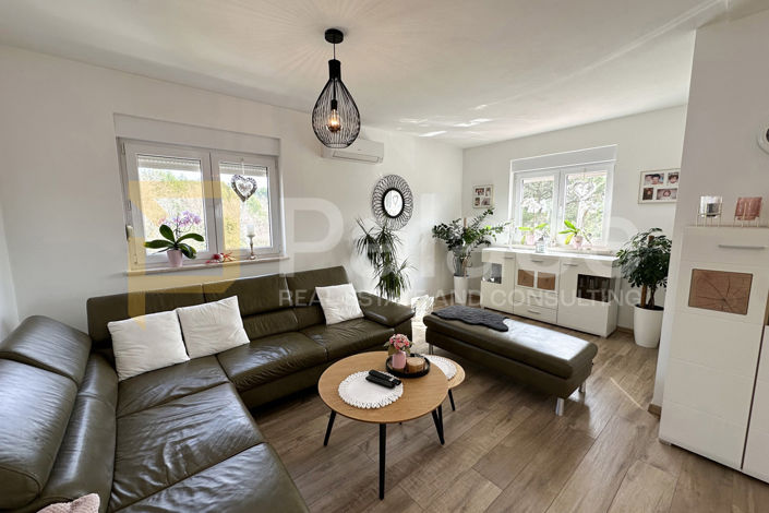 Image No.2-8 Bed Apartment for sale