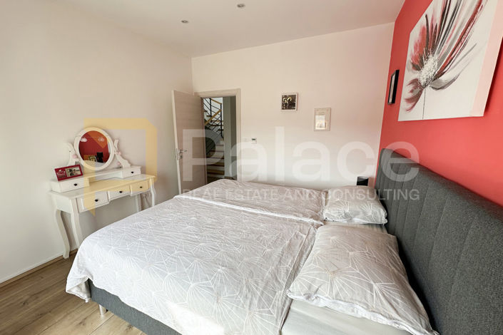 Image No.21-8 Bed Apartment for sale