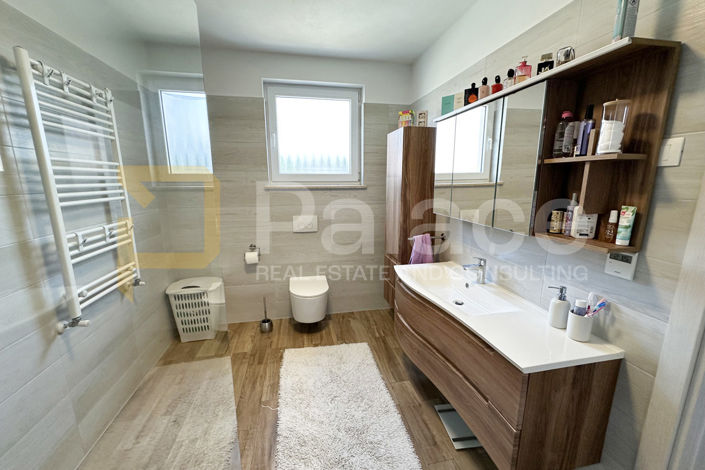Image No.22-8 Bed Apartment for sale