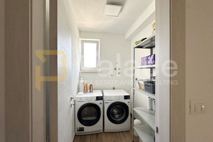 Image No.24-8 Bed Apartment for sale