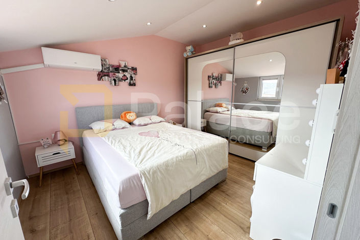 Image No.29-8 Bed Apartment for sale