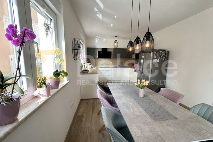 Image No.5-8 Bed Apartment for sale